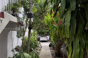 1045 SW 4th St, Miami, FL 33130 - Photo 16