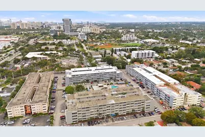 330 SE 2nd St #501G, Hallandale Beach, FL 33009 - Photo 4