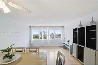 330 SE 2nd St #501G, Hallandale Beach, FL 33009 - Photo 16