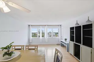 330 SE 2nd St, Hallandale Beach, FL 33009 - Photo 16