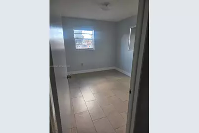 1575 NW 1st St #3, Miami, FL 33125 - Photo 6