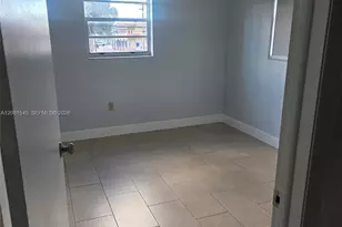 1575 NW 1st St, Miami, FL 33125 - Photo 6