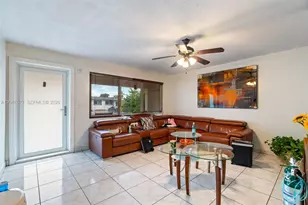 985 SE 2nd Pl, Hialeah, FL 33010 - Photo 6