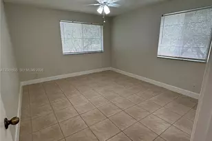 9733 Westview Dr, Coral Springs, FL 33076 - Photo 10