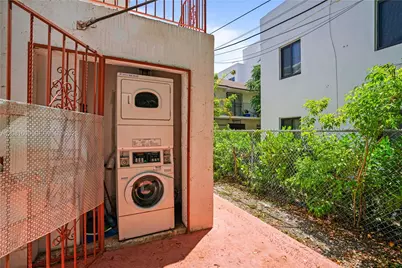 461 SW 7th St #4, Miami, FL 33130 - Photo 8