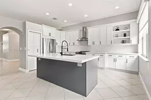 1521 SW 194th Terrace, Pembroke Pines, FL 33029 - Photo 4