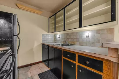 7110 Fairway Dr #L12, Miami Lakes, FL 33014 - Photo 24