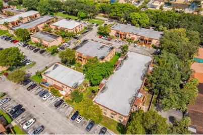 7110 Fairway Dr #L12, Miami Lakes, FL 33014 - Photo 52