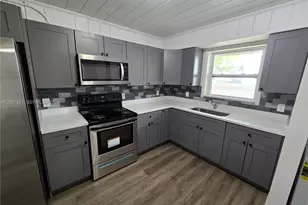 4000 Greenwood Ave, West Palm Beach, FL 33407 - Photo 8