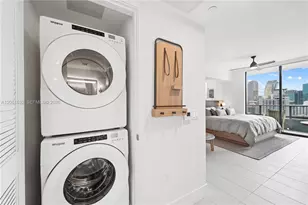159 NE 6th St, Miami, FL 33132 - Photo 14
