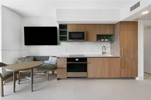 159 NE 6th St, Miami, FL 33132 - Photo 4