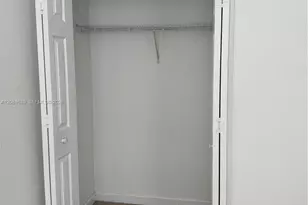 10242 NW 7th St, Miami, FL 33172 - Photo 16