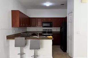 10242 NW 7th St, Miami, FL 33172 - Photo 12