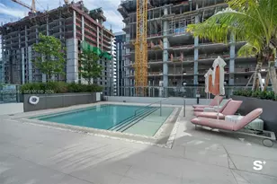 11 NE 6th St, Miami, FL 33132 - Photo 32