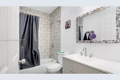 1041 NW 24th Ter, Fort Lauderdale, FL 33311 - Photo 6
