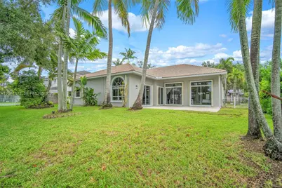 2008 NW 126th Ave, Pembroke Pines, FL 33028 - Photo 38