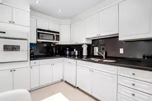 3801 S Ocean Dr, Hollywood, FL 33019 - Photo 14