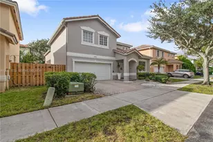 10842 NW 53rd Ln, Doral, FL 33178 - Photo 2