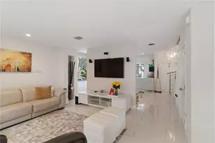 10842 NW 53rd Ln, Doral, FL 33178 - Photo 8
