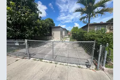 1190 NW 135th St, North Miami, FL 33168 - Photo 4