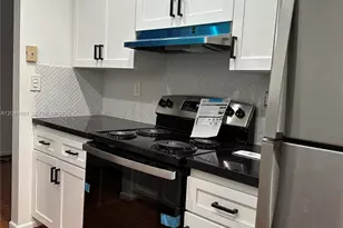 10818 N Kendall Dr, Miami, FL 33176 - Photo 8