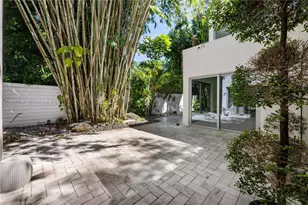 2205 Overbrook St, Miami, FL 33133 - Photo 24