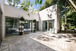2205 Overbrook St, Miami, FL 33133 - Photo 28