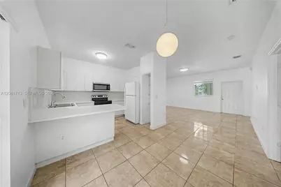 2630 NE 3rd Dr #202, Homestead, FL 33033 - Photo 6