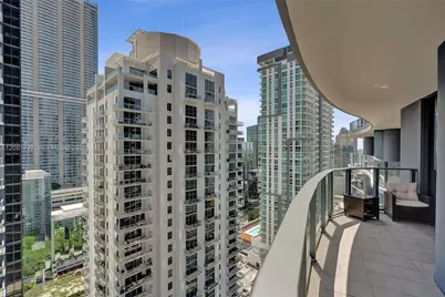 1000 Brickell Plz #3105, Miami, FL 33131 - Photo 12