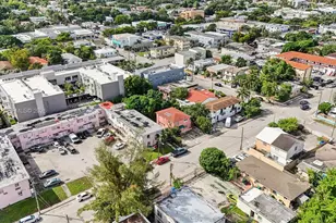984 SW 6th St, Miami, FL 33130 - Photo 22