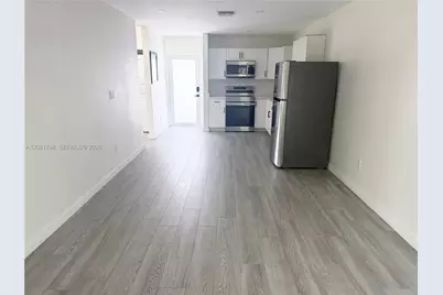208 Meridian Ave #6, Miami Beach, FL 33139 - Photo 2