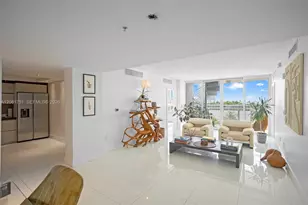 2155 Washington Ct, Miami Beach, FL 33139 - Photo 2