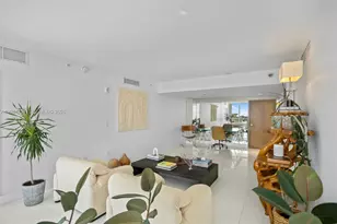 2155 Washington Ct, Miami Beach, FL 33139 - Photo 6