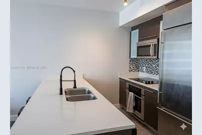 500 Brickell Ave #1806, Miami, FL 33131 - Photo 2