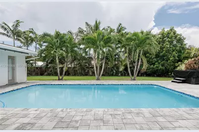 7460 NW 7th Ct, Plantation, FL 33317 - Photo 2