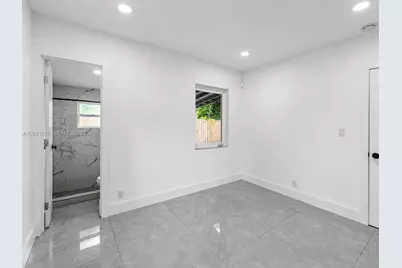 950 NE 164th St, North Miami Beach, FL 33162 - Photo 18