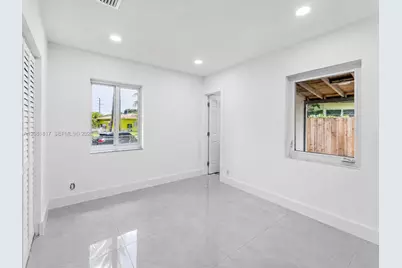 950 NE 164th St, North Miami Beach, FL 33162 - Photo 16