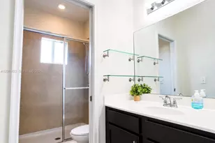 331 NE 47th Pl, Deerfield Beach, FL 33064 - Photo 30
