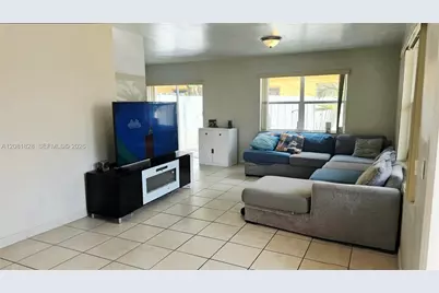 113 NE 12th Ave #113, Homestead, FL 33030 - Photo 2