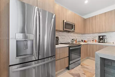 6810 NW 103rd Pl, Doral, FL 33178 - Photo 4