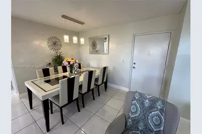 9410 W Flagler St #410, Miami, FL 33174 - Photo 4