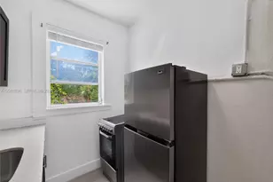 967 SW 5th St, Miami, FL 33130 - Photo 6