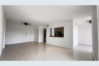 210 172nd St #428, Sunny Isles Beach, FL 33160 - Photo 6