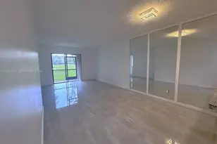 10325 NW 11th St, Pembroke Pines, FL 33026 - Photo 8