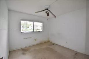 10761 W Clairmont Cir, Tamarac, FL 33321 - Photo 6