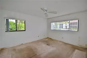10761 W Clairmont Cir, Tamarac, FL 33321 - Photo 12
