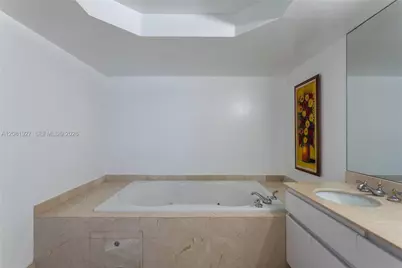 16711 N Collins Ave #1704, Sunny Isles Beach, FL 33160 - Photo 26