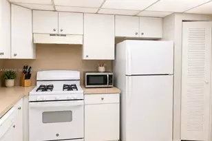 17911 NW 68th Ave, Hialeah, FL 33015 - Photo 2