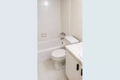 17911 NW 68th Ave #M201, Hialeah, FL 33015 - Photo 10