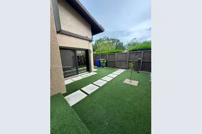 1840 Bayberry Dr, Pembroke Pines, FL 33024 - Photo 20